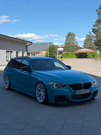 BMW 320d 4 of 5