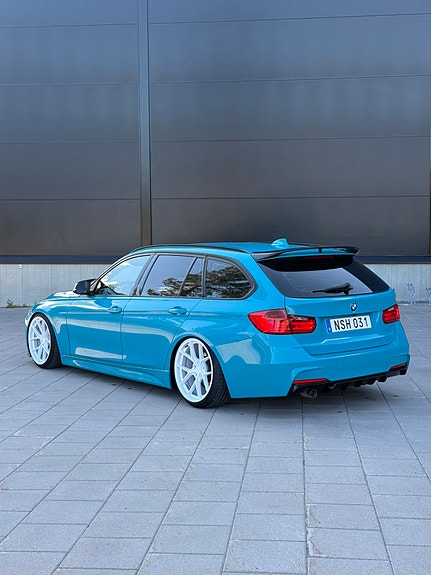 BMW 320d 2 of 5