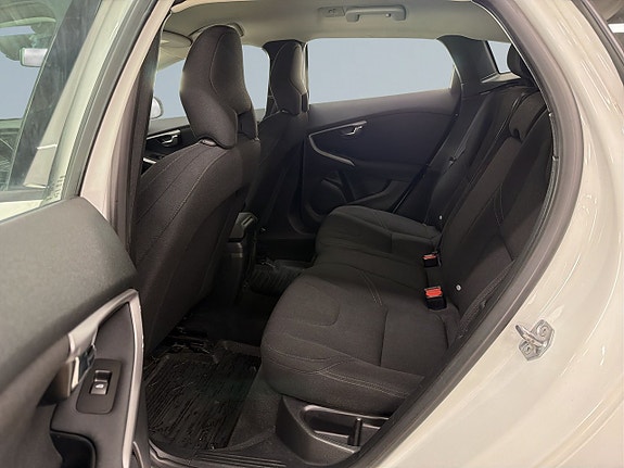Volvo V40 13 of 21
