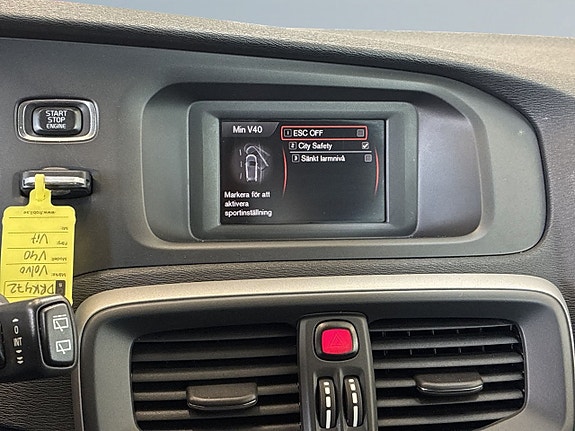Volvo V40 11 of 21