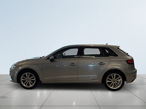 Audi A3 4 of 5