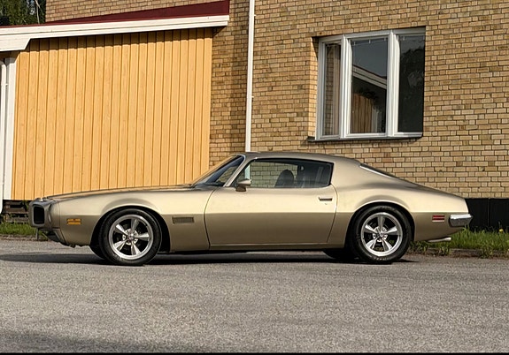 Pontiac Firebird 2 of 12
