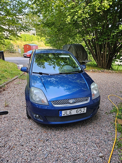 Ford Fiesta 3 of 5