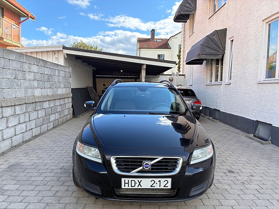 Volvo V50 5 of 19