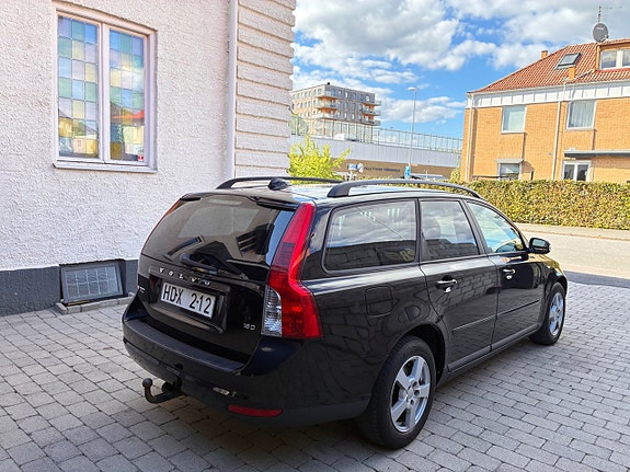Volvo V50 7 of 19