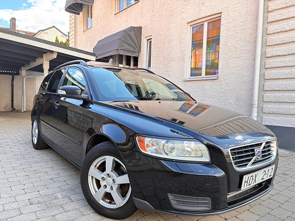 Volvo V50 4 of 19