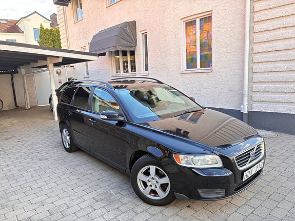 Volvo V50 3 of 19