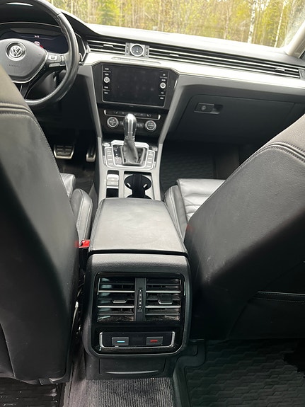 Volkswagen Passat Alltrack 16 of 20