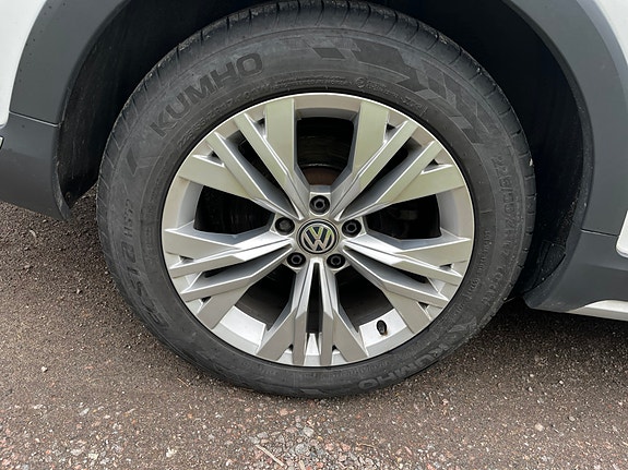 Volkswagen Passat Alltrack 13 of 20