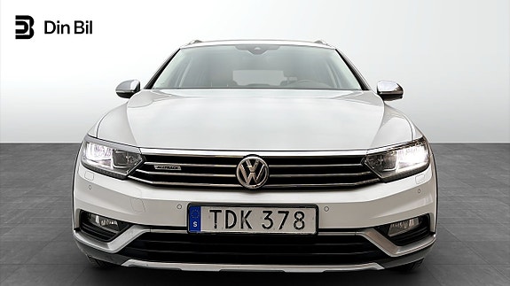 Volkswagen Passat Alltrack 4 of 5
