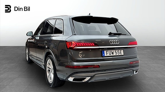 Audi Q7 3 of 5