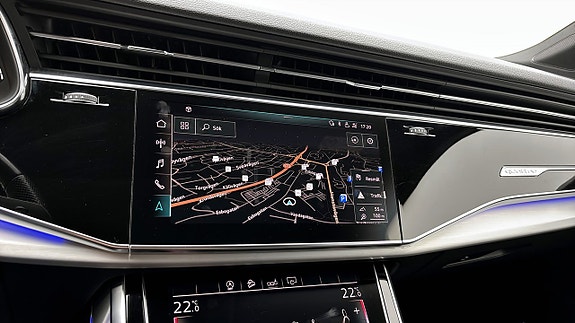 Audi Q7 12 of 18
