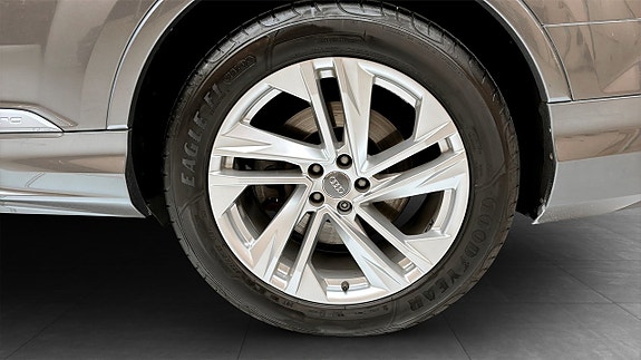 Audi Q7 6 of 18