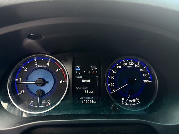 Toyota HiLux 15 of 23
