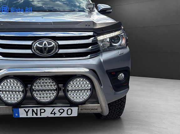 Toyota HiLux 7 of 23