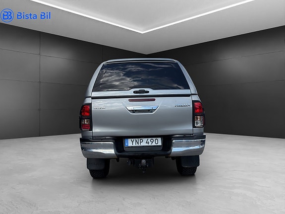 Toyota HiLux 9 of 23