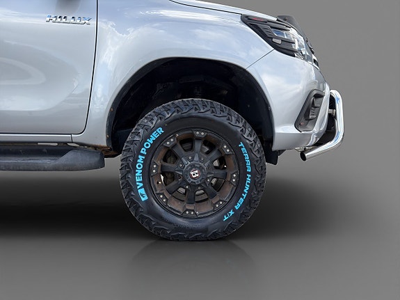 Toyota HiLux 10 of 23