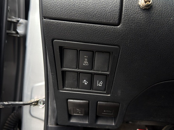 Toyota HiLux 18 of 23