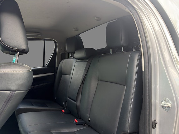Toyota HiLux 20 of 23