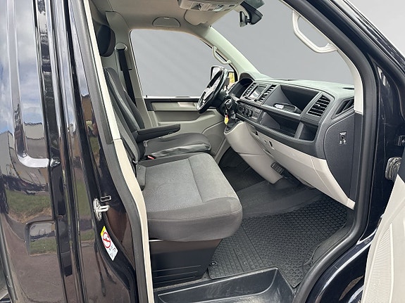 Volkswagen Transporter 9 of 22
