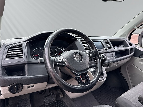 Volkswagen Transporter 10 of 22