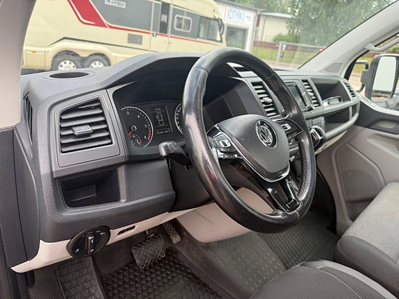 Volkswagen Transporter 12 of 22