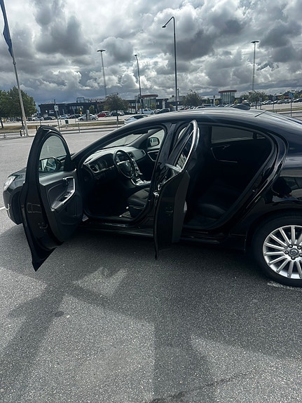 Volvo S60 5 of 5