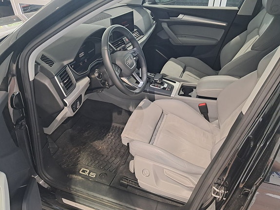 Audi Q5 3 of 3