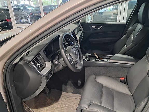 Volvo XC60 2 of 2