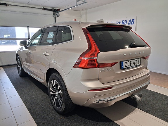 Volvo XC60 2 of 6