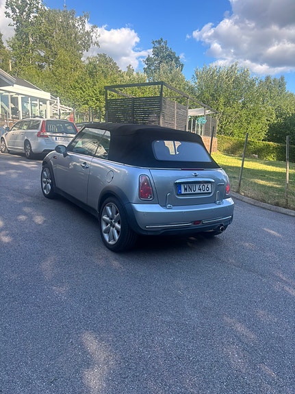 MINI Cooper 4 of 5