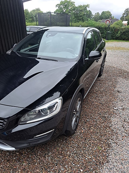 Volvo V60 Cross Country 4 of 5