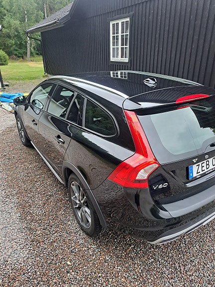 Volvo V60 Cross Country 5 of 5