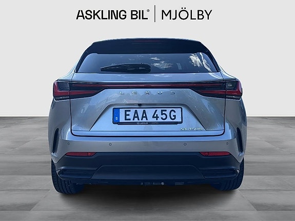 Lexus NX450h+ 4 of 5