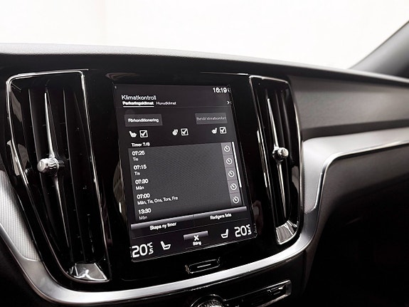 Volvo V60 21 of 30