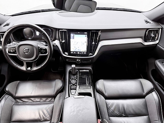 Volvo V60 2 of 5