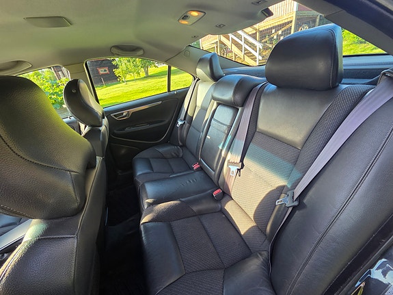 Volvo S60 5 of 5