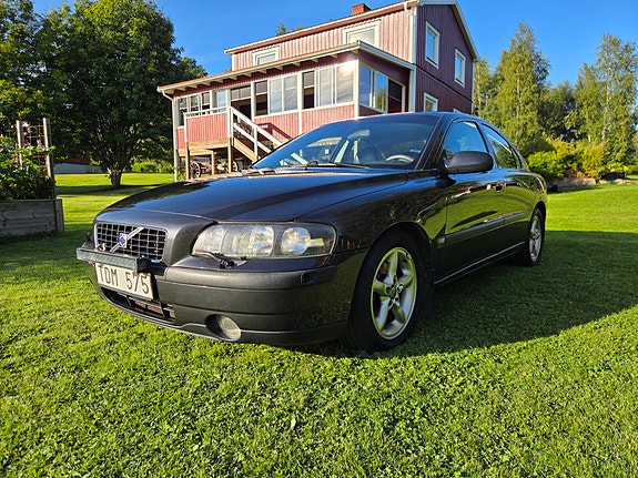 Volvo S60 3 of 5