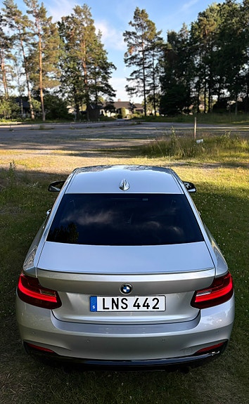BMW M235i 4 of 5