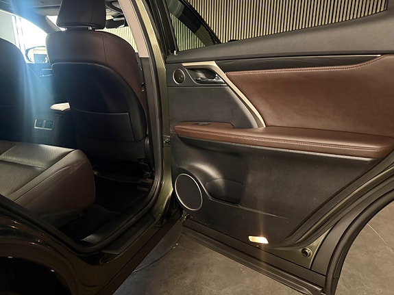 Lexus RX450h 28 of 30