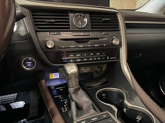 Lexus RX450h 18 of 30