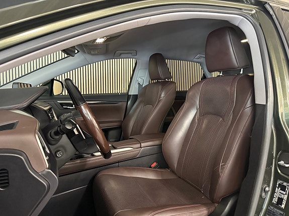 Lexus RX450h 12 of 30