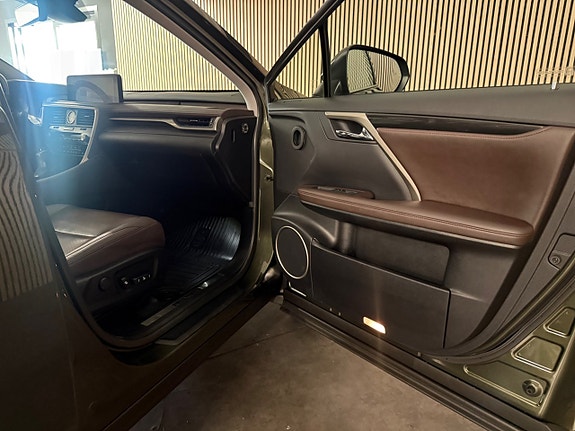 Lexus RX450h 30 of 30