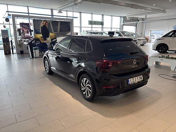 Volkswagen Polo 5 of 23