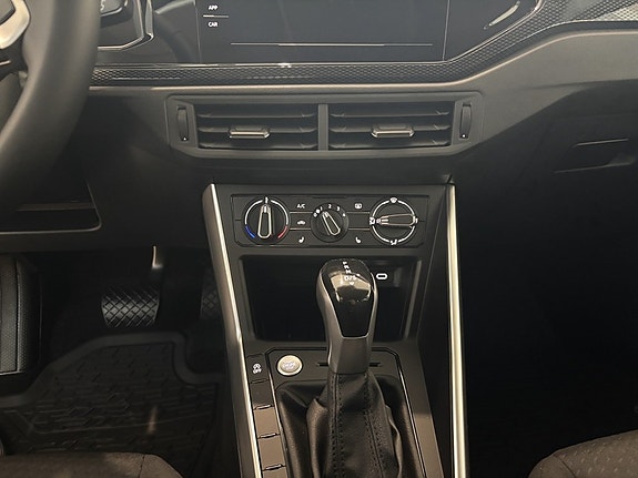 Volkswagen Polo 17 of 23