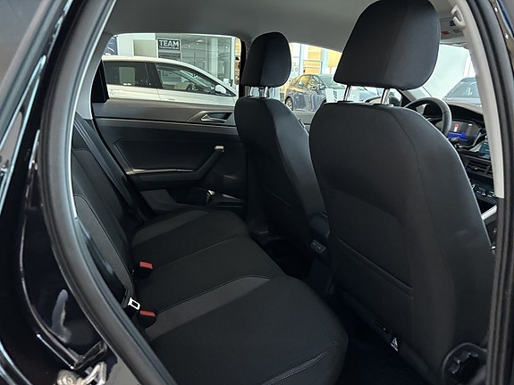 Volkswagen Polo 12 of 23