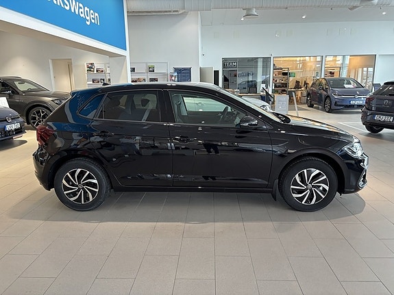 Volkswagen Polo 8 of 23