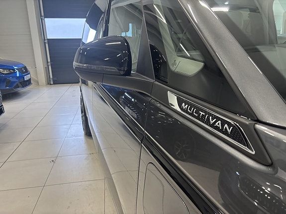 Volkswagen Multivan 5 of 5