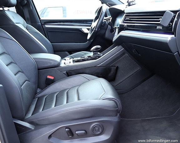 Volkswagen Touareg 6 of 21