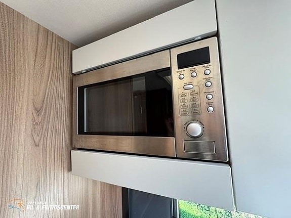 Swift Toscane 794 QB Solpanel / 3850kg 9 of 20